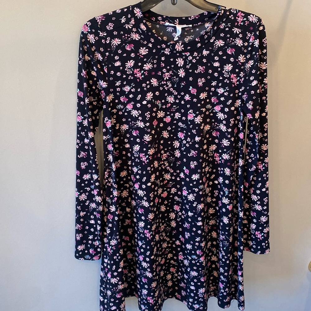 Beautiful jersey BCBG flared dress.